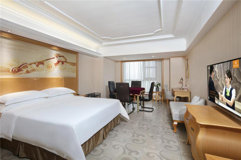 Vienna Hotel Zhengzhou Zhongyuan Futa Bagian luar foto